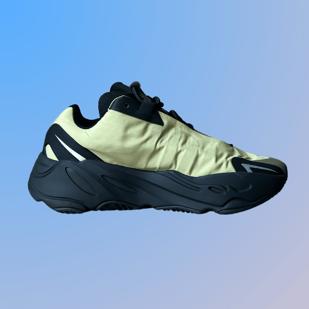 Yeezy 700 MNVN Resin (új)