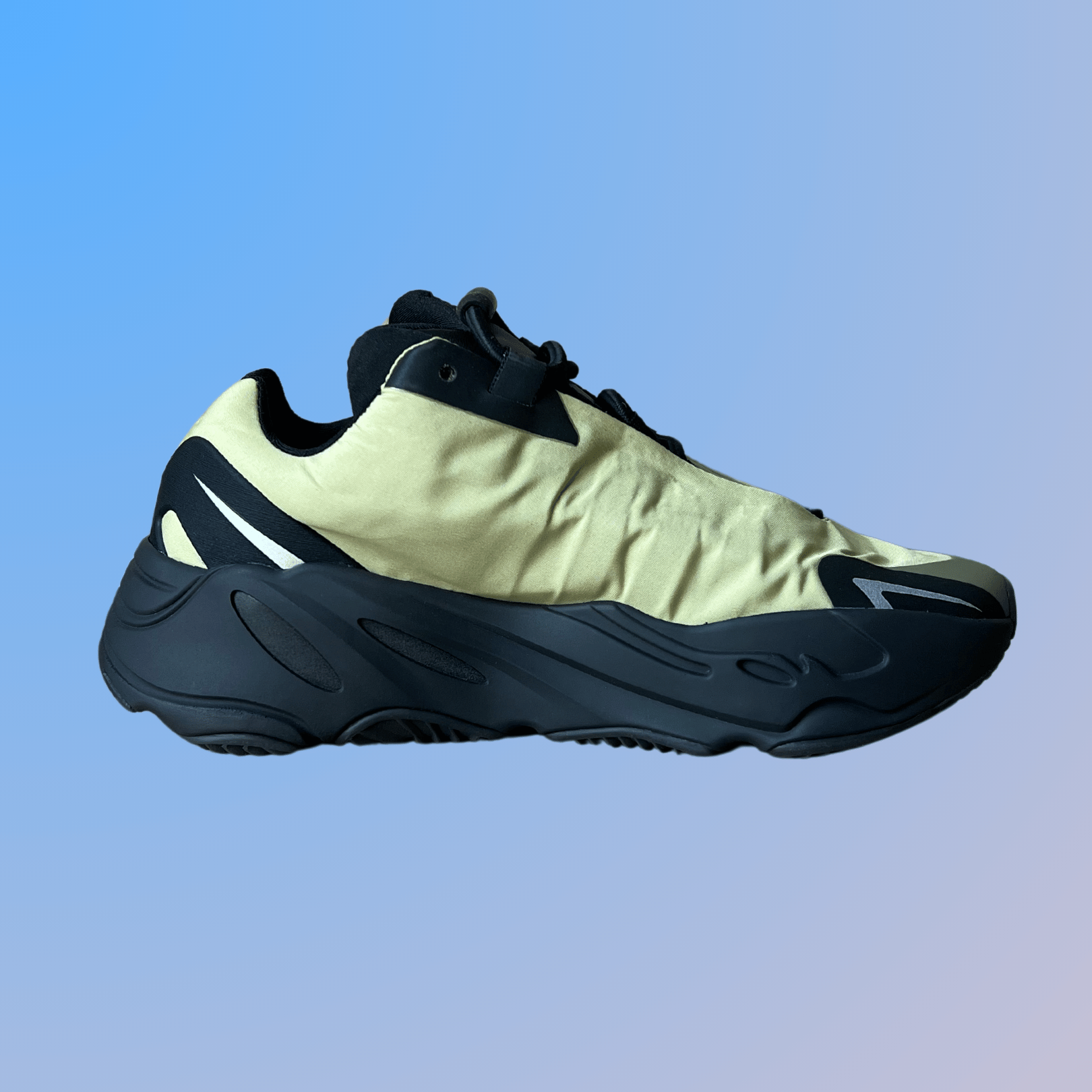 Yeezy 700 MNVN Resin (new)
