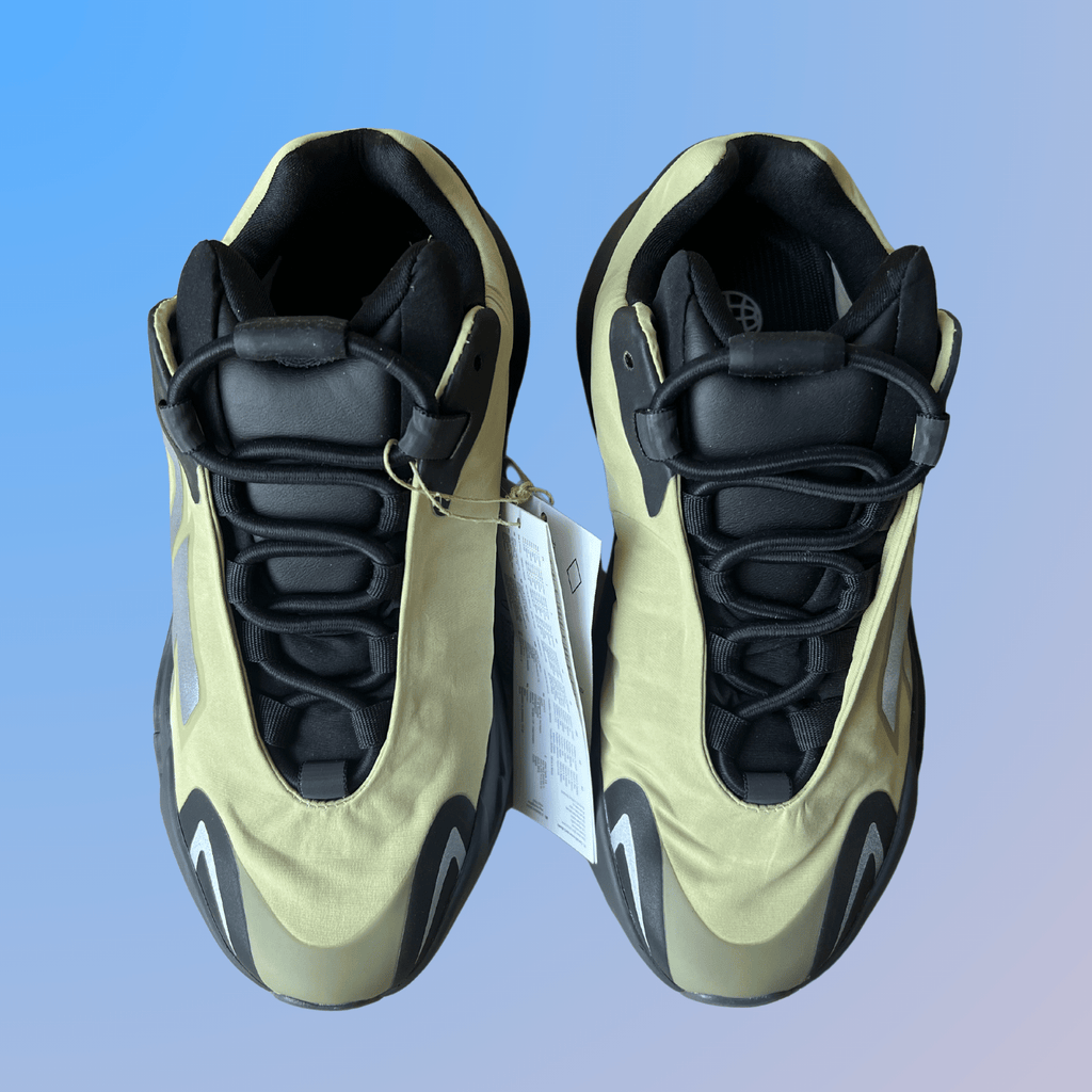 Yeezy 700 MNVN Resin (új)