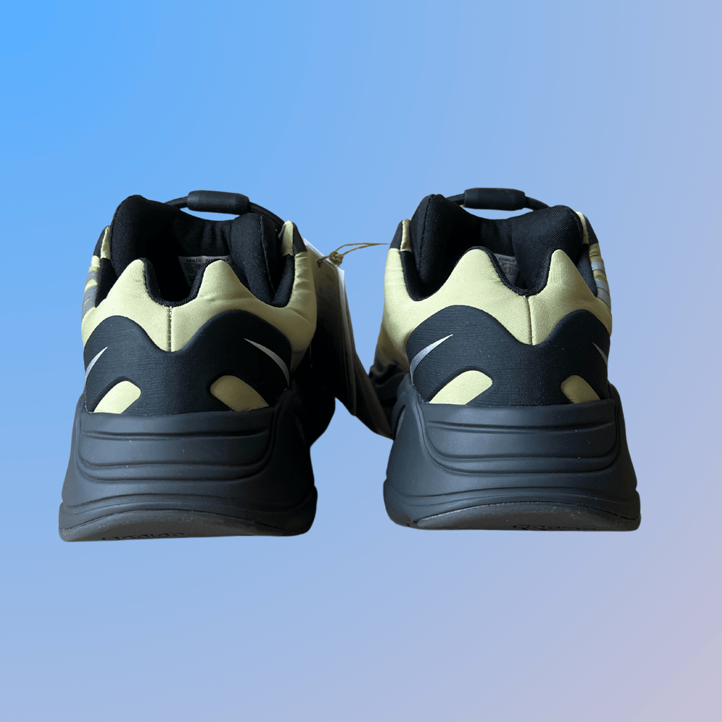 Yeezy 700 MNVN Resin (új)