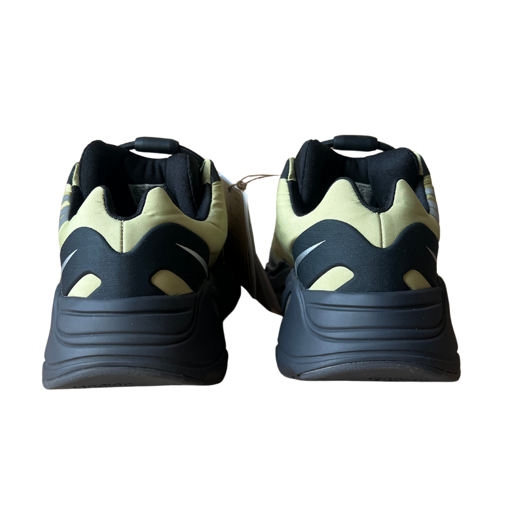 Yeezy 700 MNVN Resin (new)