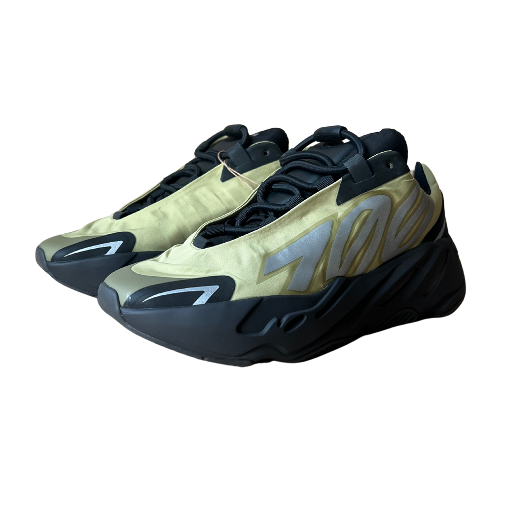 Yeezy 700 MNVN Resin (new)