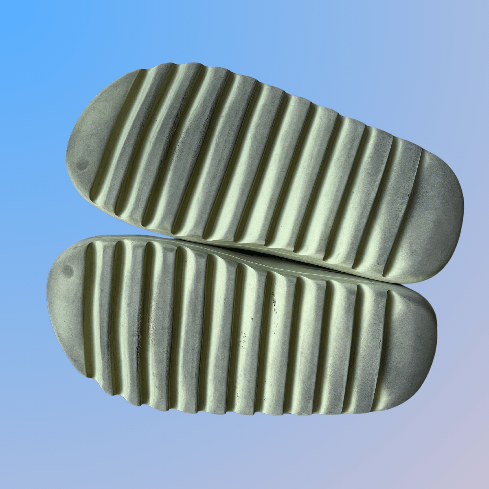 Yeezy Slide Resin (used)