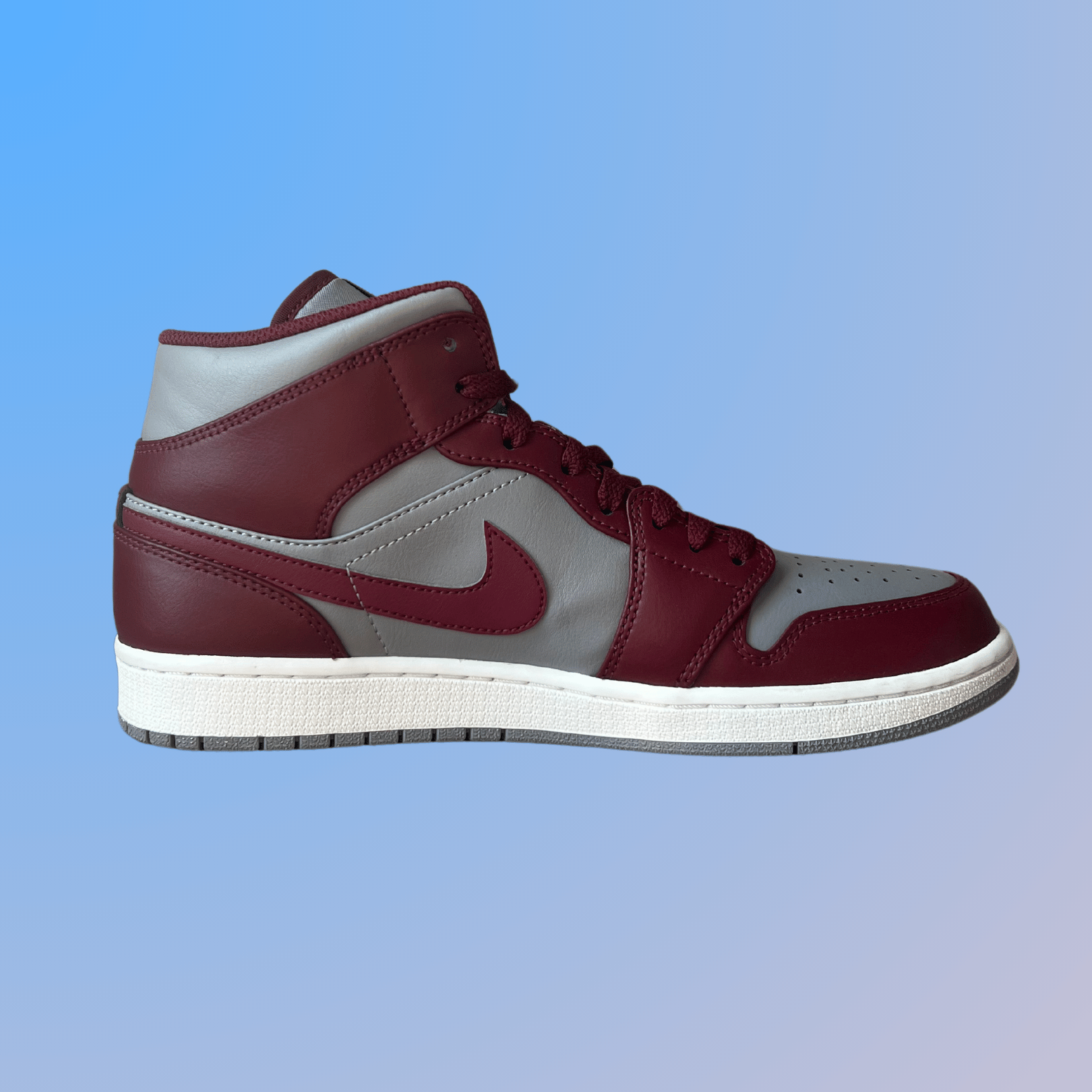 Jordan 1 Mid Cherrywood (new)
