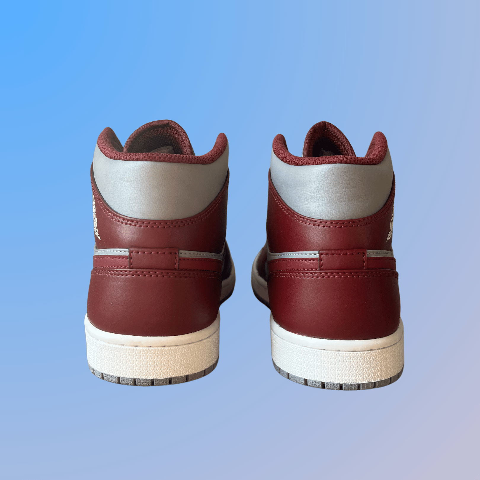 Jordan 1 Mid Cherrywood (new)