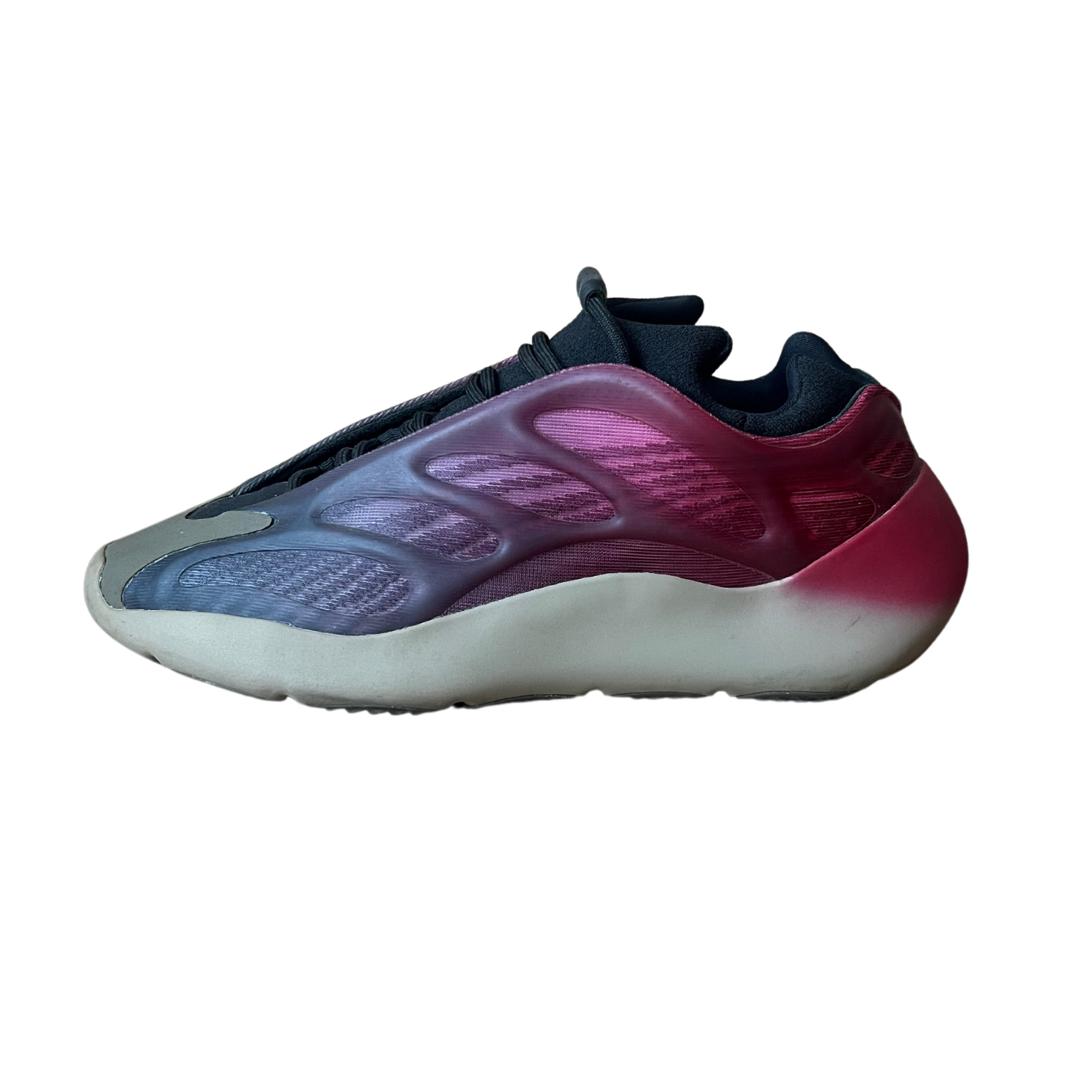 Yeezy 700 V3 Fade Carbon (használt)