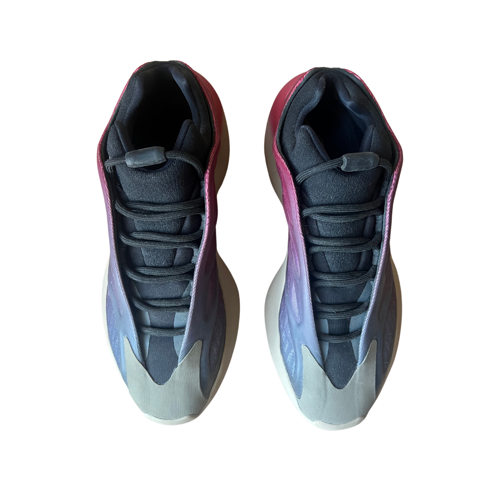 Yeezy 700 V3 Fade Carbon (használt)