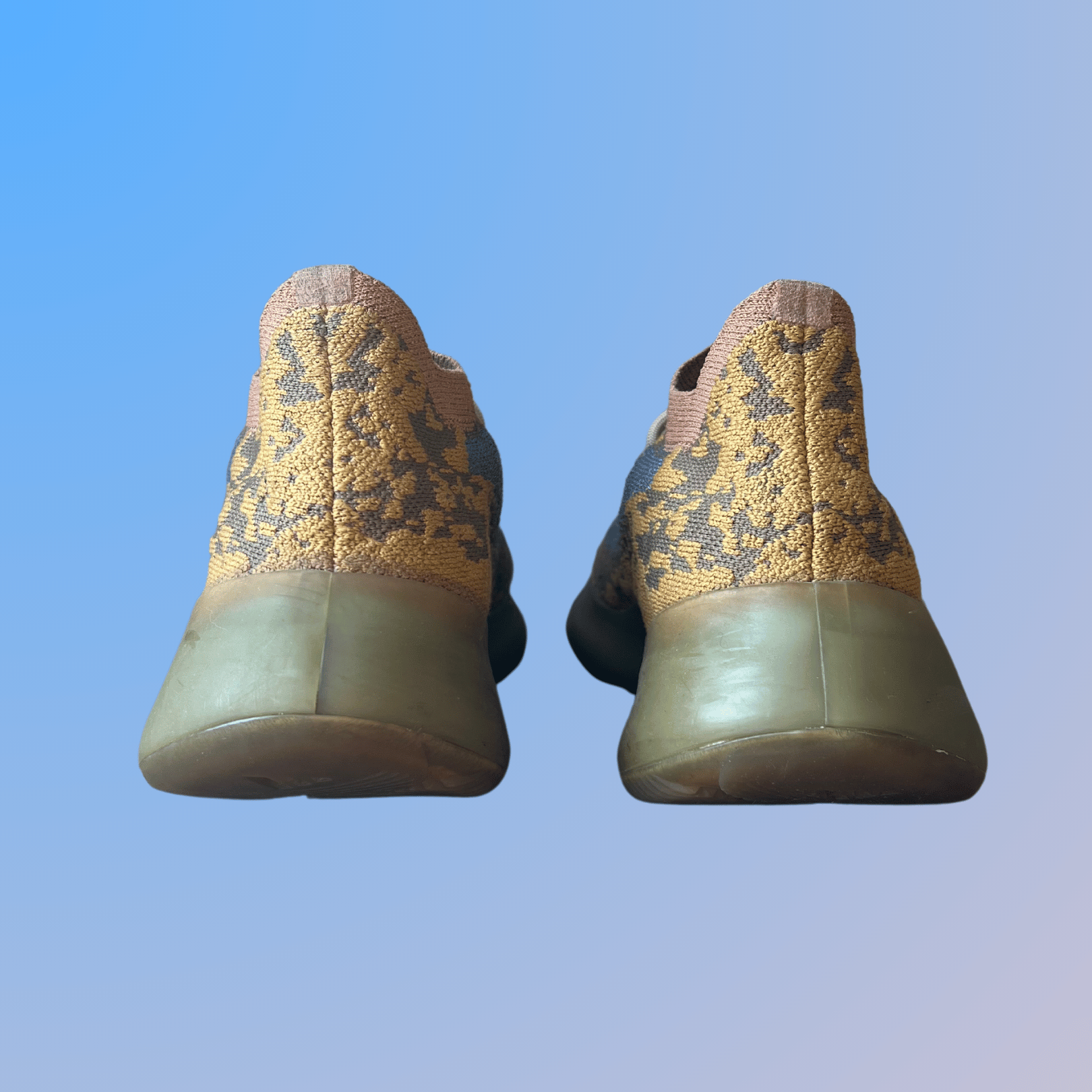 Yeezy 380 Blue Oat (used)