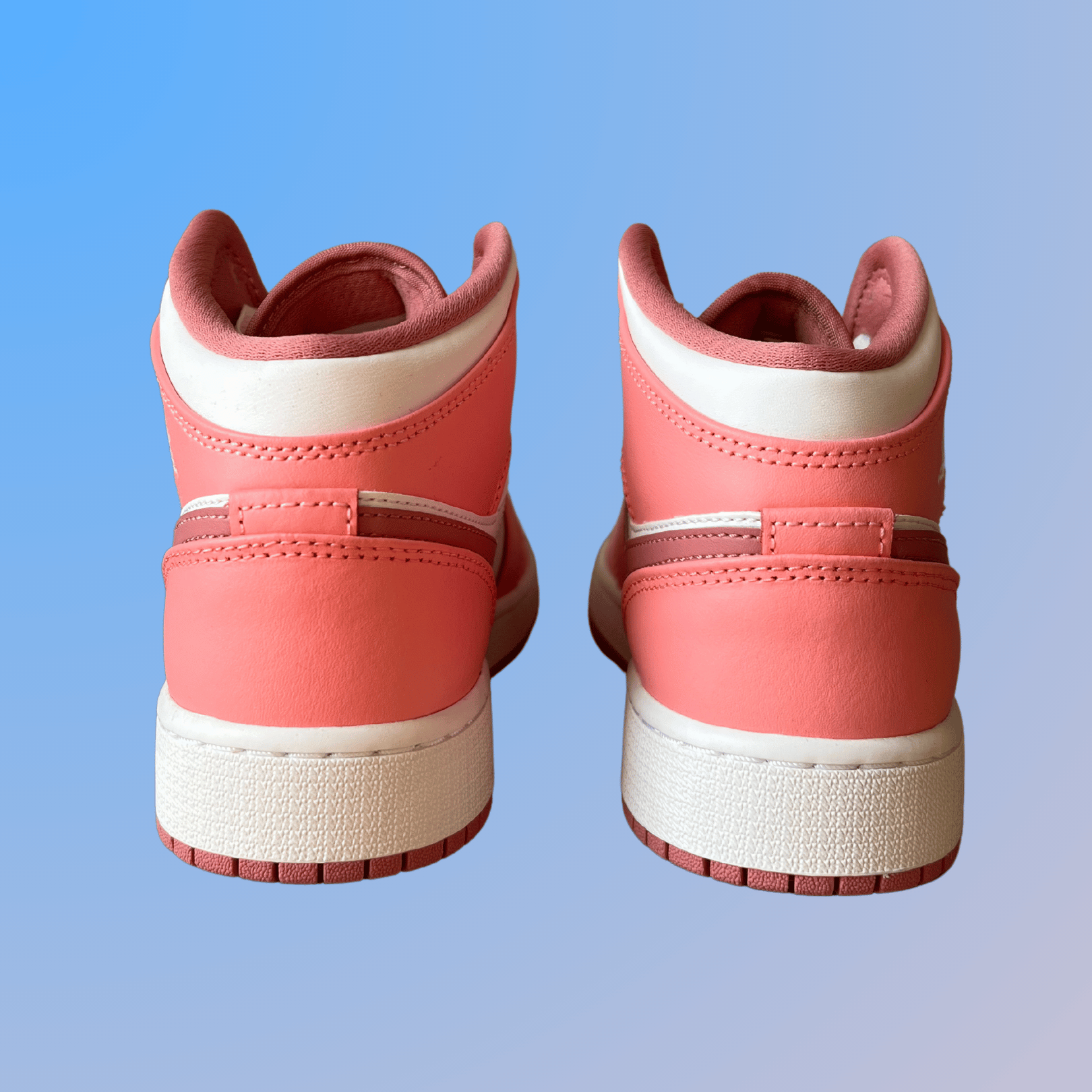 Jordan 1 Mid Valentine's Day (new)