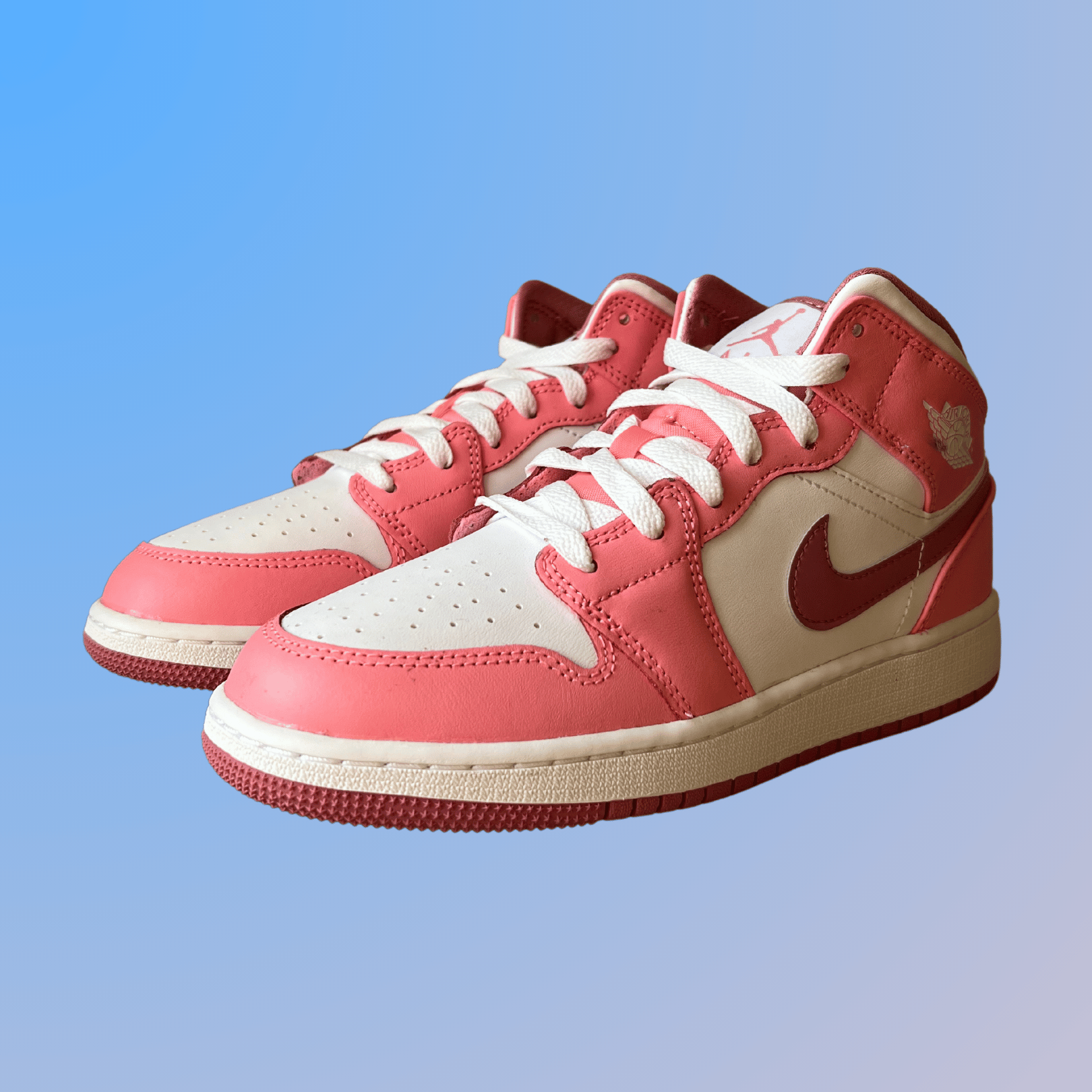Jordan 1 Mid Valentine's Day (new)