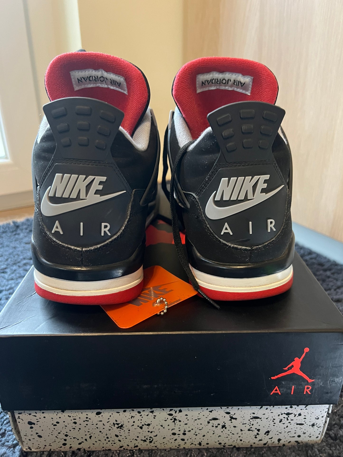 Jordan 4 Bred 2019 (használt)