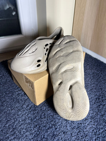 Yeezy Foam Runner Stone Sage (használt)