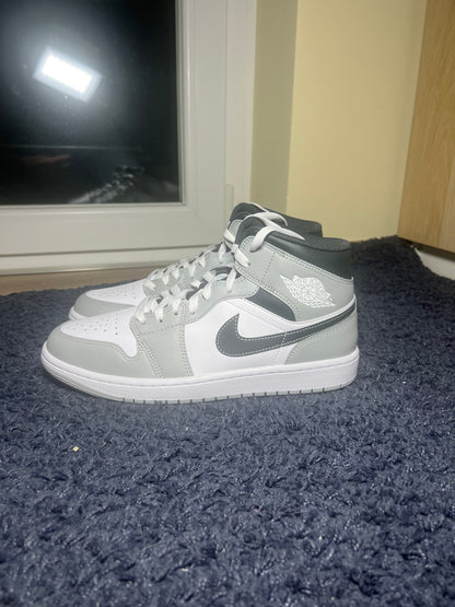 Jordan 1 Mid Light Smoke Grey Anthracite