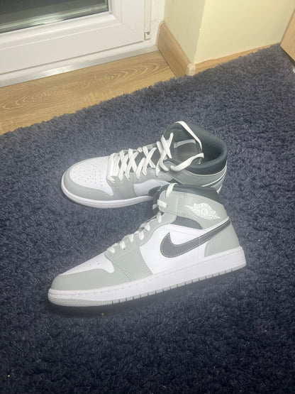 Jordan 1 Mid Light Smoke Grey Anthracite