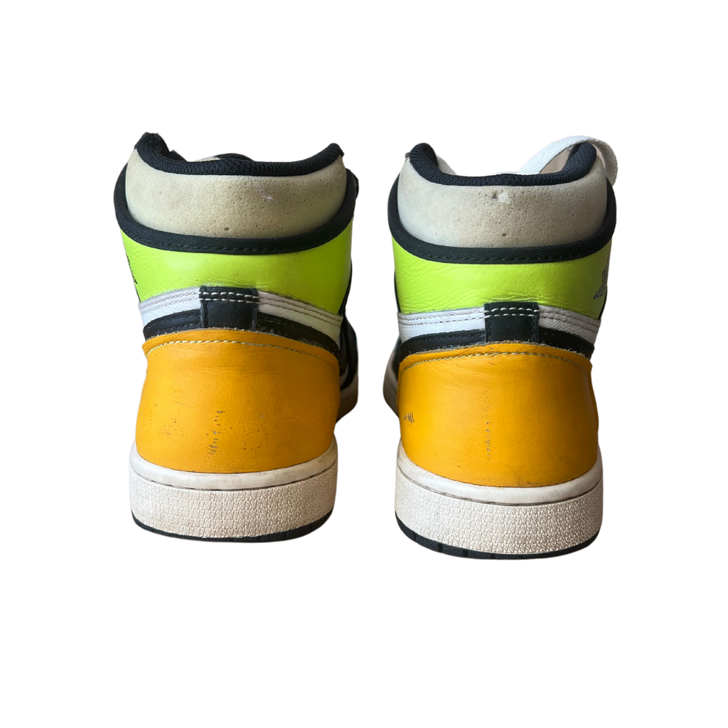 Jordan 1 High Volt hátulnézet
