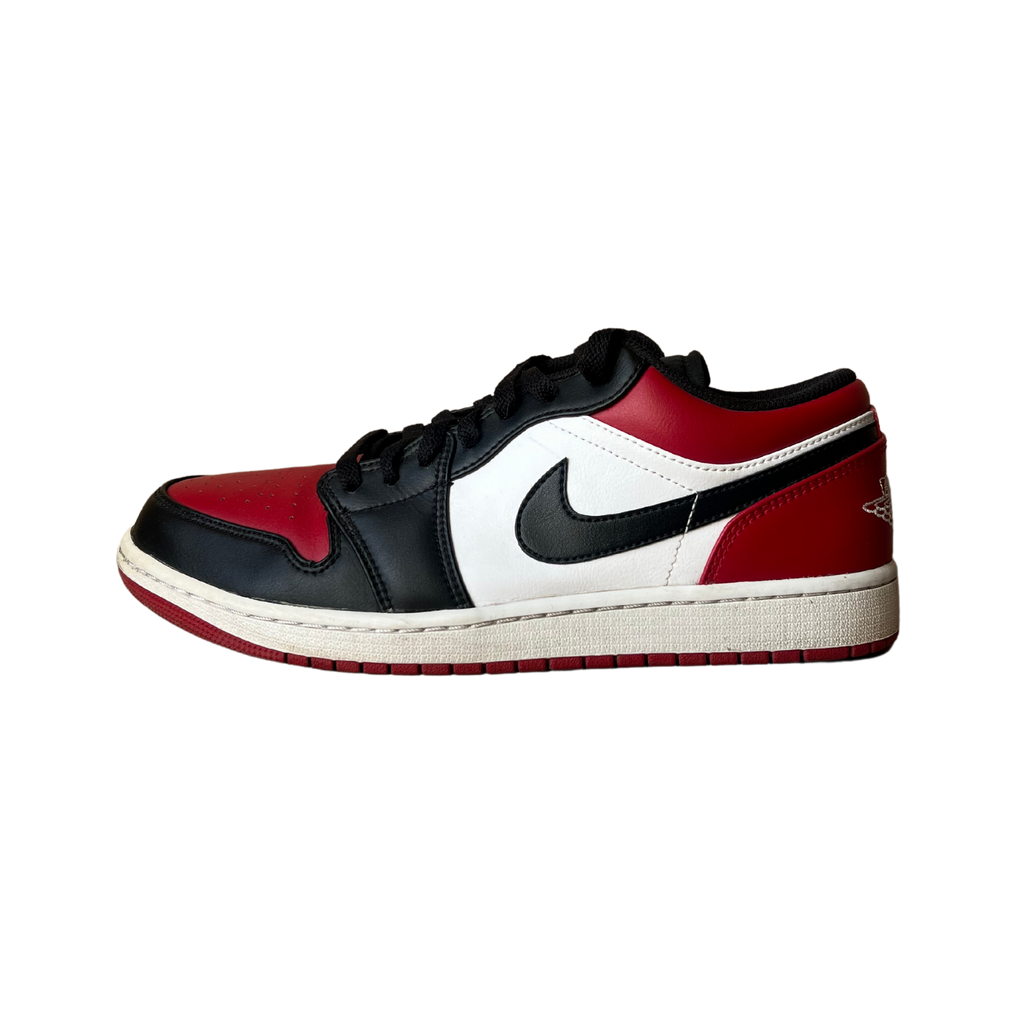 Jordan 1 Low Bred Toe Oldalnézet