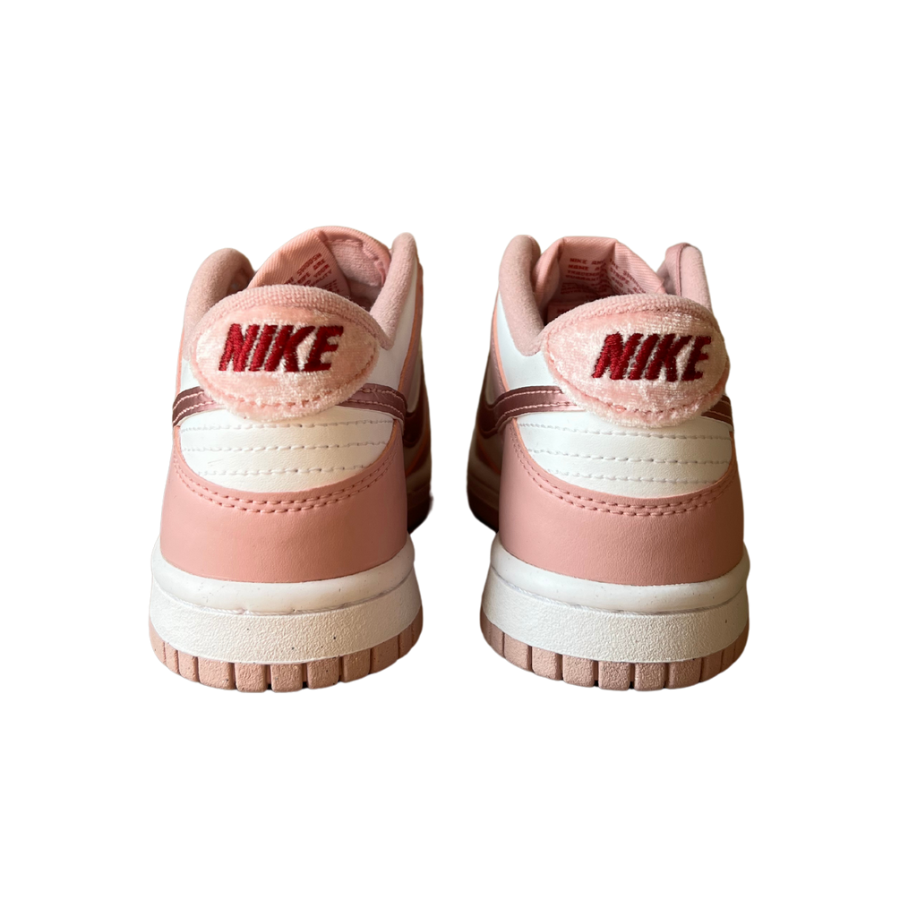 Nike Dunk Low Pink Velvet hátulnézet