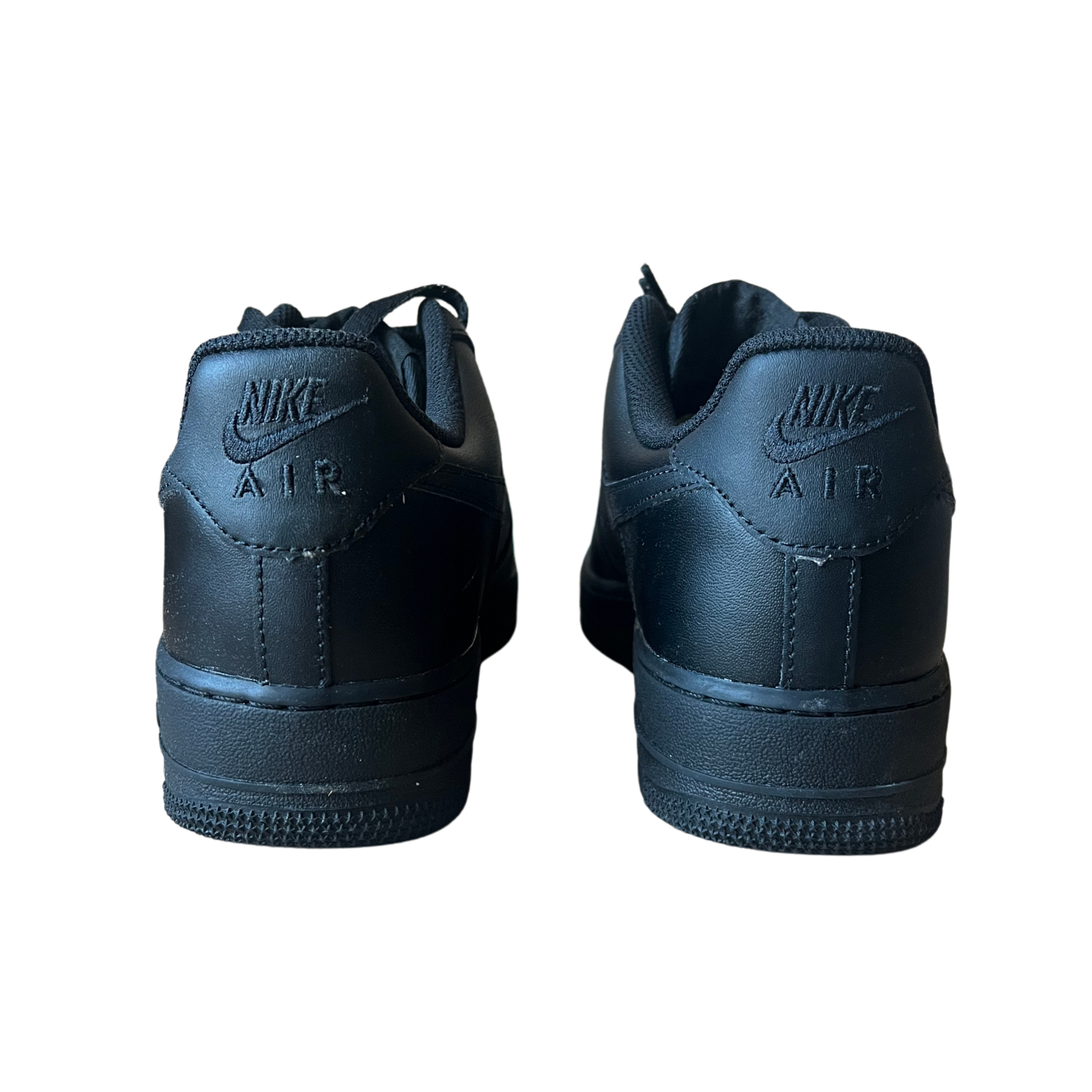 Nike Air Force 1 Black Hátulnézet